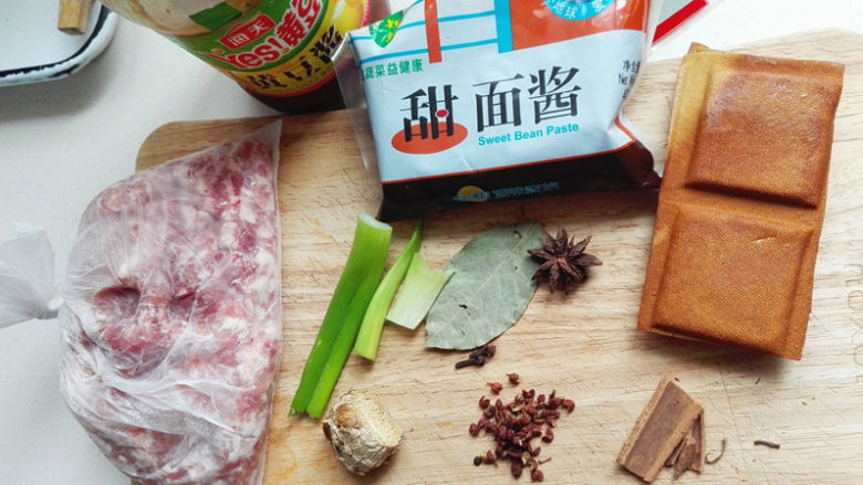肉末豆干炸酱,准备的材料