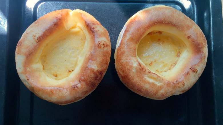 荷兰松饼 dutch baby pancake,烤完的松饼取出