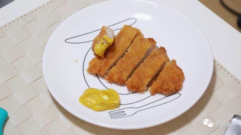 酥过小泡芙嫩过权律二的炸猪排,OK!挤上黄芥末酱开吃!