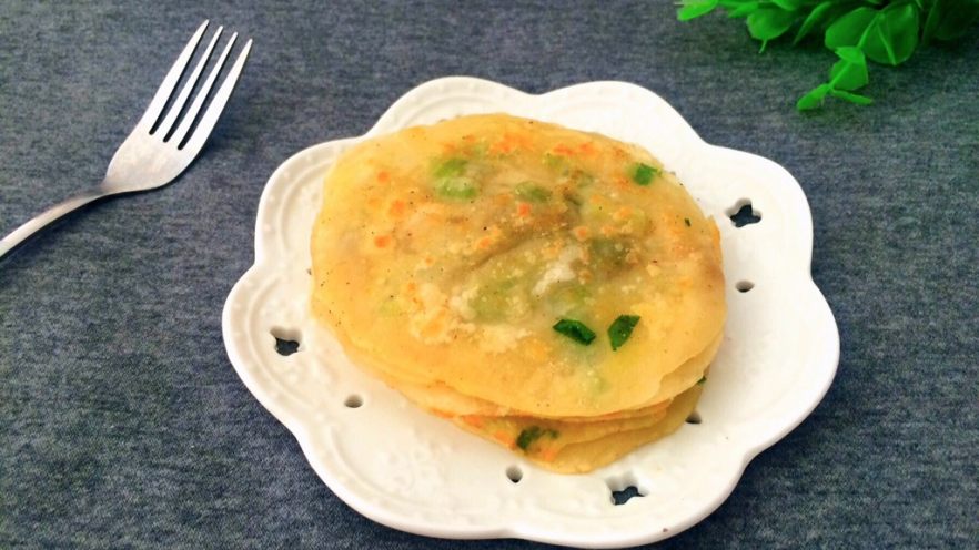 椒香酥脆的饺子皮葱花饼