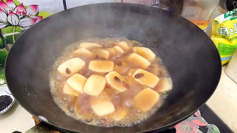 食过返寻味～黑芝麻枸杞红糖炒年糕,转小火