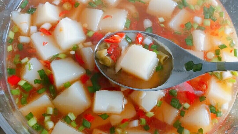 特色小吃米豆腐,好好吃,酸辣口味