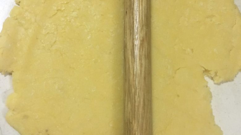 香甜的苹果派,拿出擀面杖,制作派皮
