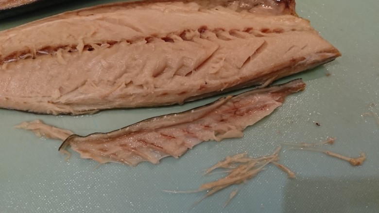 鯖魚味增煮,魚刺都處理乾淨了!