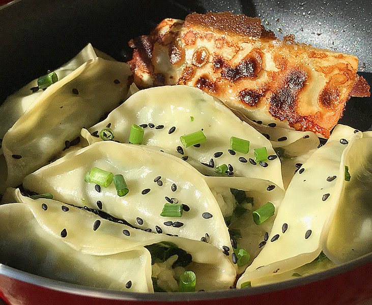 磷虾肉韭菜锅贴,焦香的脆底