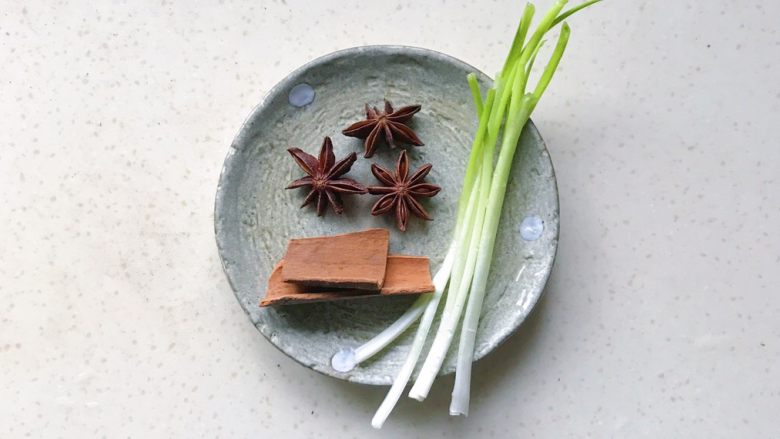 绝味蜜酱卤鸭,准备好香料