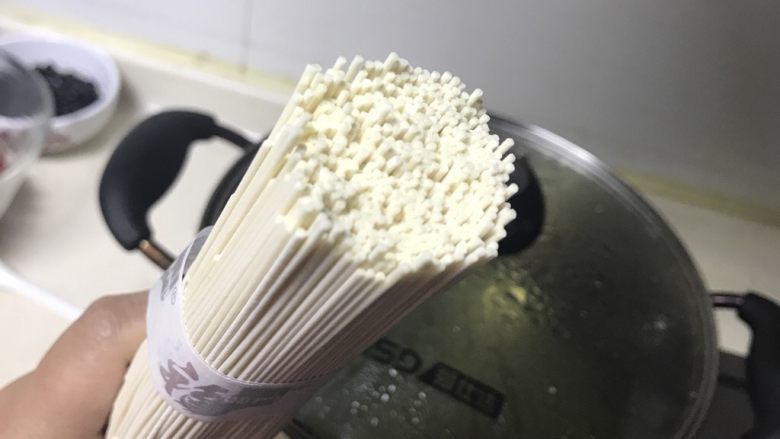 老成都记忆:华兴街煎蛋面,福临门这款面味道很好,很有童年鸡蛋面条的感觉