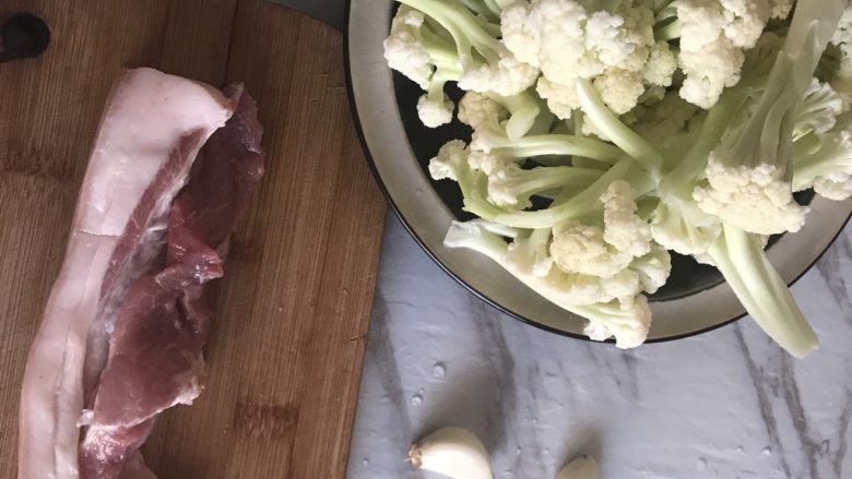 花菜回锅肉,准备食材