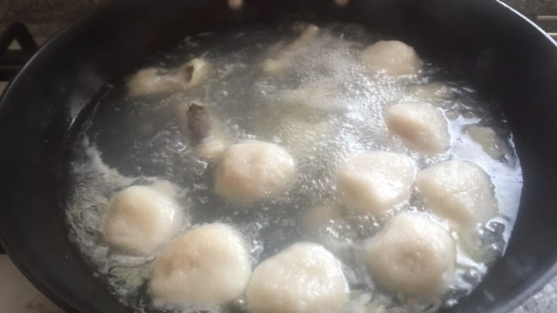 香味➕福建鱼丸~鱼块汤,鱼丸开锅了。