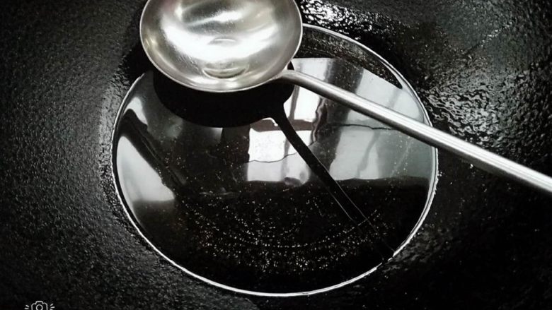蛋汤焖煲娃娃菜,起锅热油