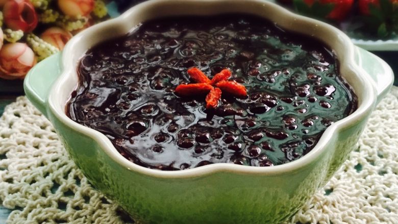 软糯香甜黑米粥～电饭锅版