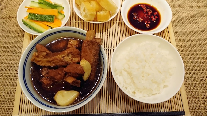 肉骨茶Bak Kut Teh
