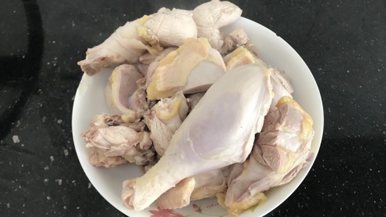 茶树菇老鸡汤~强身健体,捞出来备用