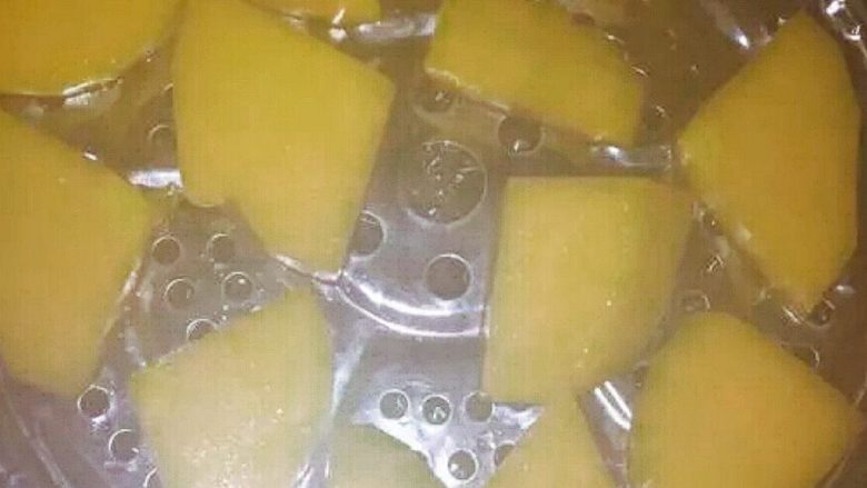 浅湘食光&软糯南瓜饼,隔水蒸，大约10分钟