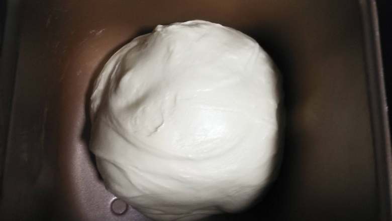 酸奶小餐包(一次发酵),揉至完全扩展状态