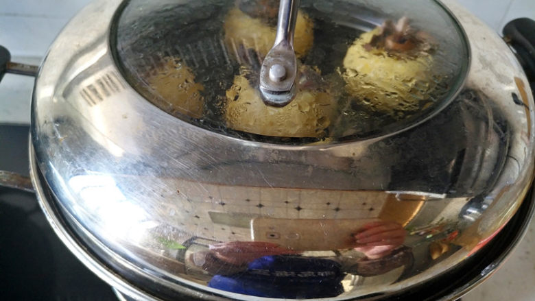 豆沙柿饼,大火烧开后转中小火,一共蒸20分钟