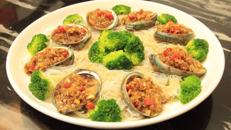 蒜蓉粉丝蒸鲍鱼