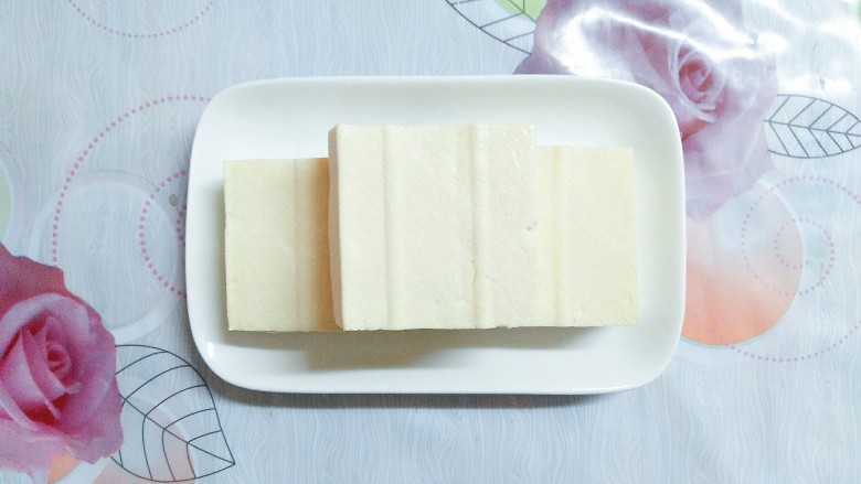 麻婆豆腐,买三块<a style='color:red;display:inline-block;' href='/shicai/ 5179'>嫩豆腐</a>回来!
