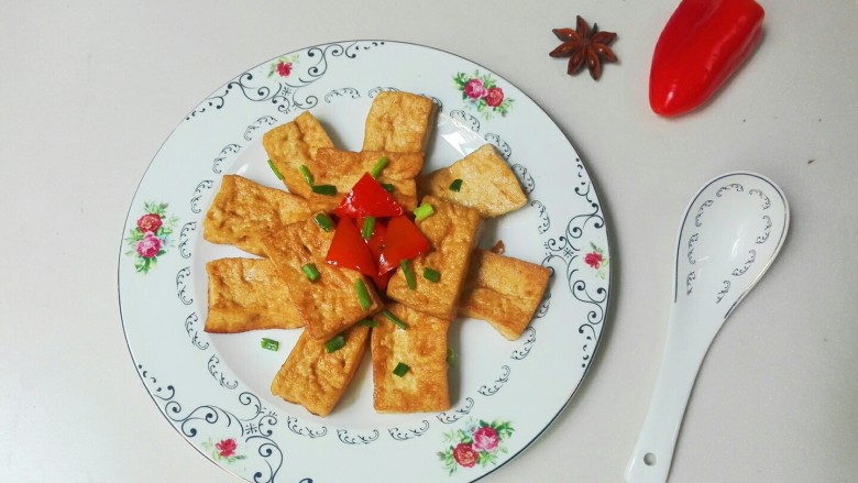 葱香红椒老豆腐,看看不错吧!