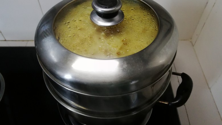 米粉鱼,继续蒸,上气为止