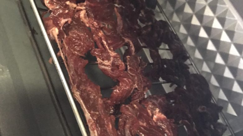 自制牛肉脯,放置烤箱