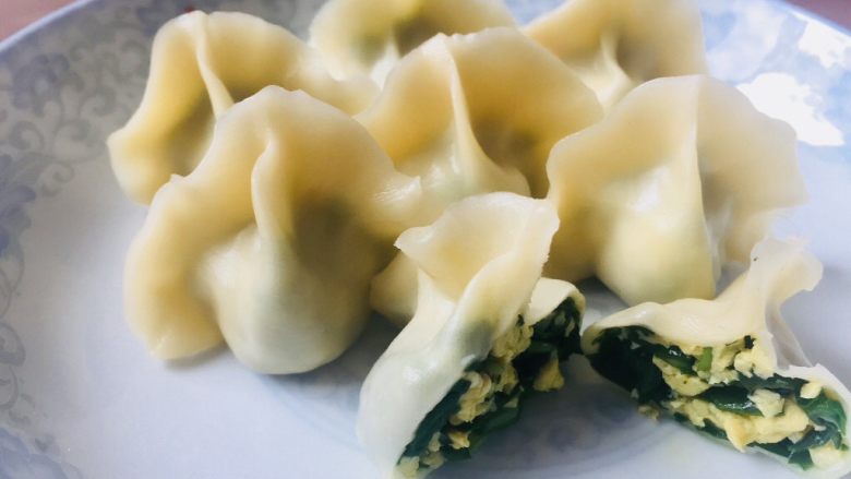 韭菜鸡蛋饺子,美哒哒哒!哈哈很简单的