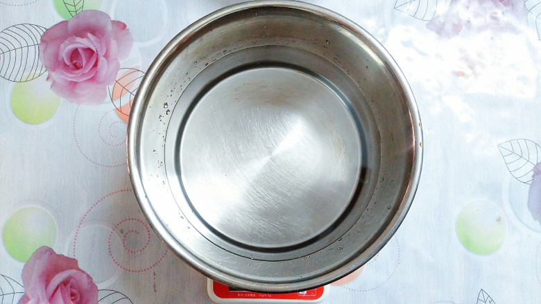 烧仙草红豆奶茶,秤2.5斤冷<a style='color:red;display:inline-block;' href='/shicai/ 156925'>水</a>!