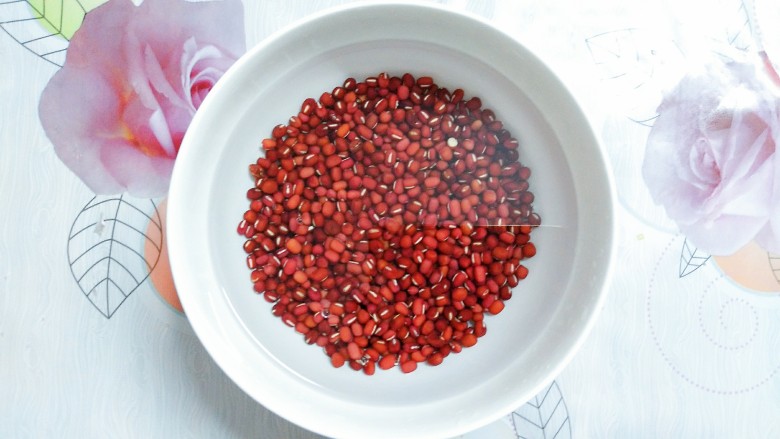 烧仙草红豆奶茶,<a style='color:red;display:inline-block;' href='/shicai/ 3607'>红豆</a>提前浸泡一个晚上!