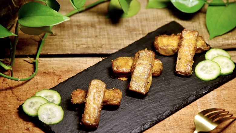 咖喱烤毛豆腐,外表酥脆,内里绵软的烤豆腐就做好了