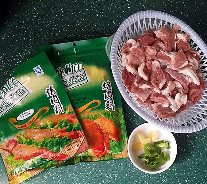 #微波炉美食#奥尔良孜然羊肉串,备好食材