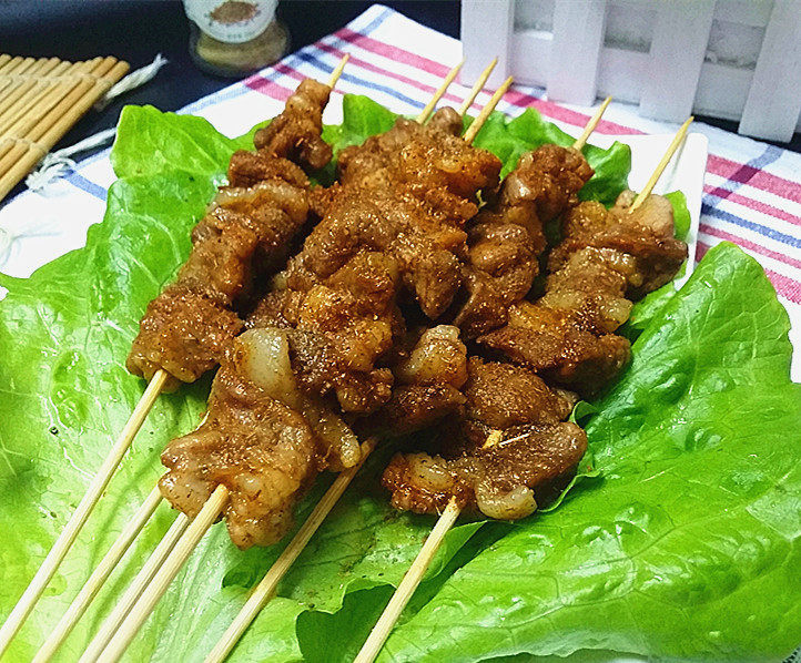 #微波炉美食#奥尔良孜然羊肉串,快快趁热开吃吧:又香又滑嫩