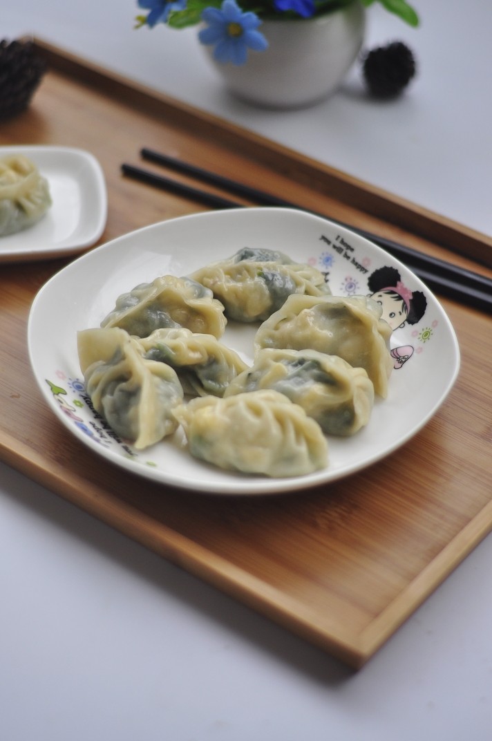 菠菜素饺子,趁热吃~,没有肉,味道也好鲜