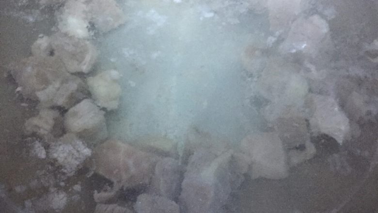 土豆烧牛肉,变干净,关火