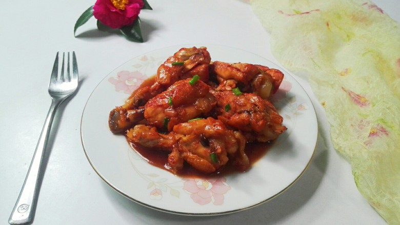 红于花儿~香甜糯糯玫瑰乳汁冷冻鸡翅根,口感嫩滑甜甜糯糯的鸡翅根大功告成!