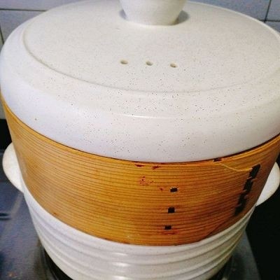 一锅出&枣花馍+红薯枸杞粥
,大火烧开转小火15分钟,焖5分钟枣花馍可以先出锅了,