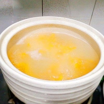 一锅出&枣花馍+红薯枸杞粥
,粥还要继续小火煲20分钟左右,期间要不定时顺时针搅动,