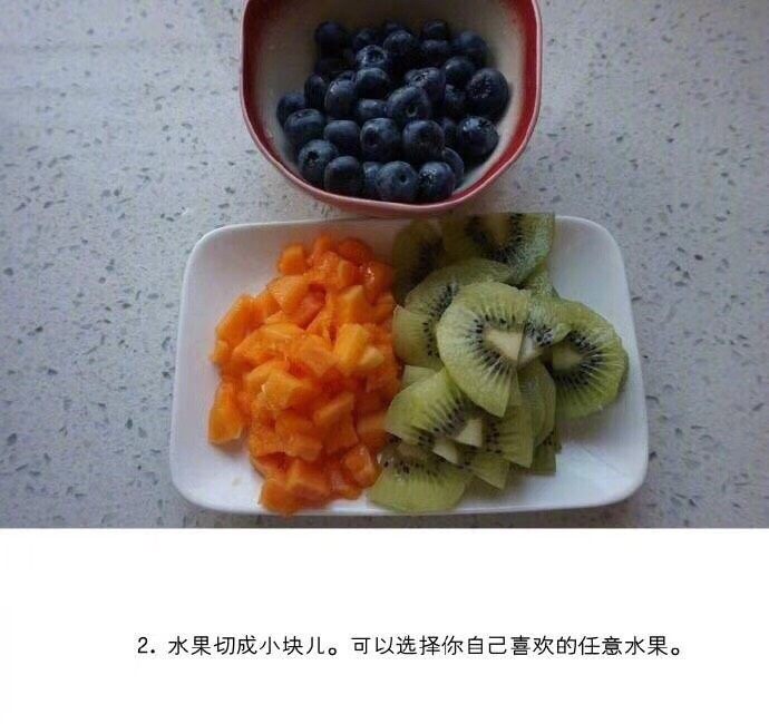 好吃到爆的蛋挞,水果切成小块,也可以根据自己喜好来配其它水果