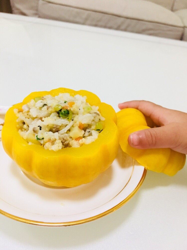 南瓜盅牛肉杂粮蔬菜焖饭,开盖有奖,宝宝开心得哇哇叫……