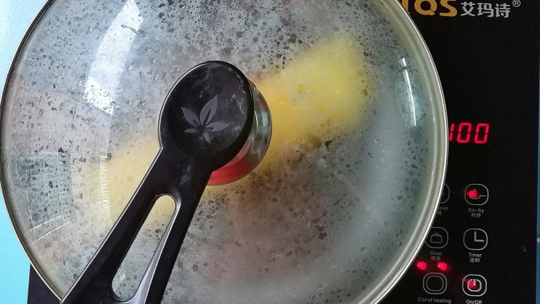 #早餐#紫甘蓝胡萝卜厚蛋烧,加盖,小小火焖3分钟出锅