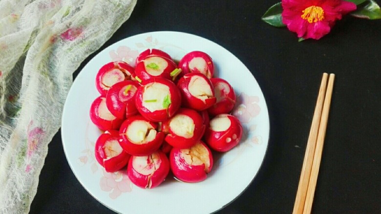 红花朵朵向阳开~糖醋香菜刀拍樱桃萝卜,关键是好吃停不下来😋