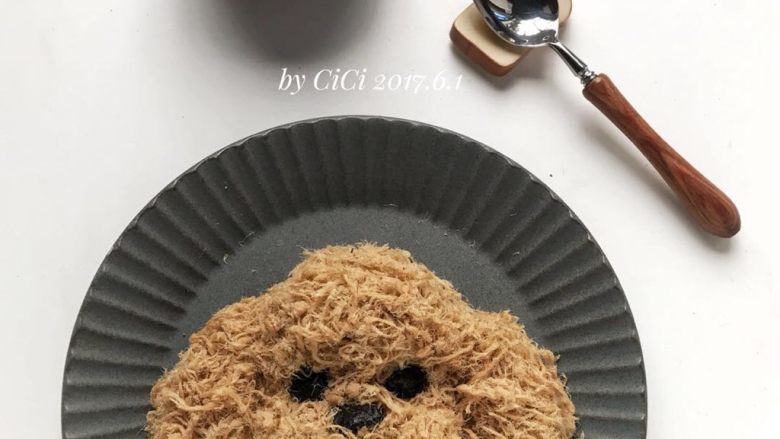 咸蛋黄肉松饭团-泰迪版,这么可爱,别不忍下口哦~