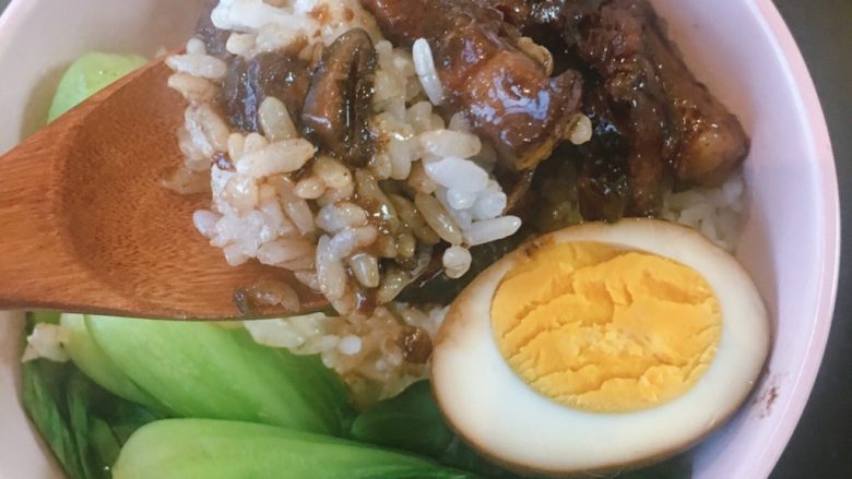 台湾卤肉饭,滋味十足的台湾卤肉饭开吃吧!
