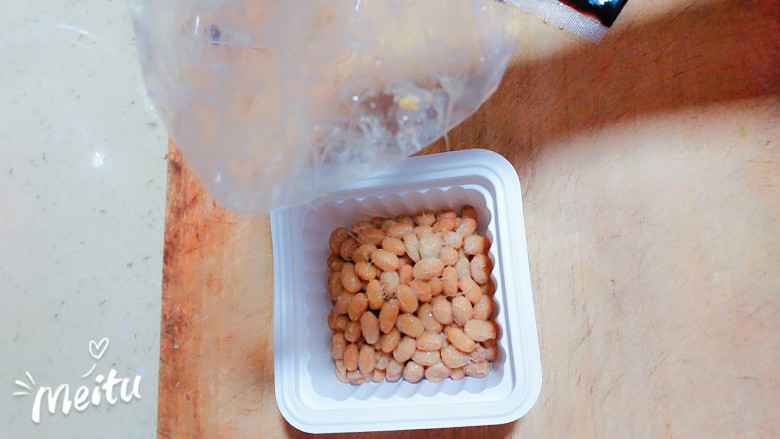 怎么吃纳豆更美味,打开看看,很多丝是不是