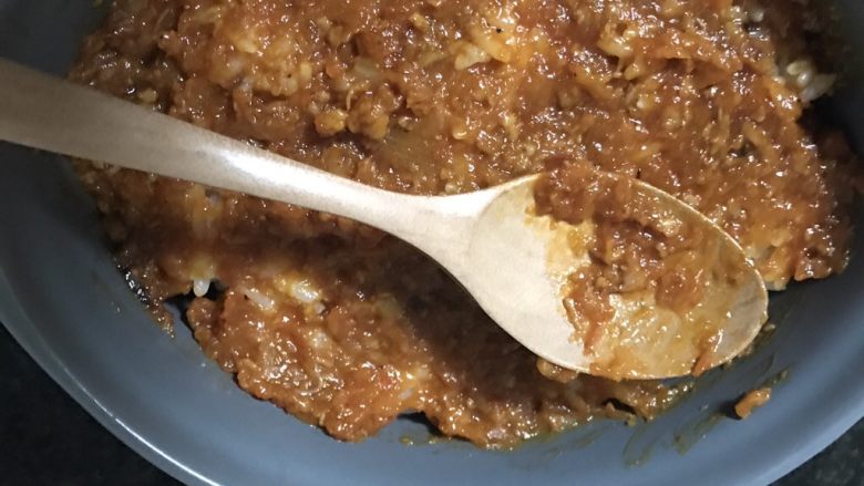 芝士土豆泥肉酱焗饭,米饭上铺一层肉酱,喜欢味重的可以多加点