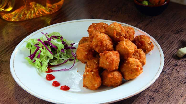 酥脆干炸豆腐丸