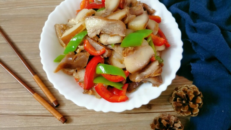 双椒炒猪头肉,成品