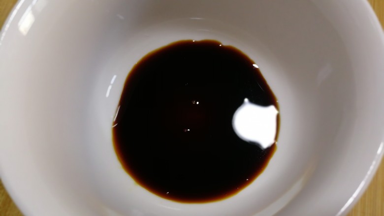 翡翠豆芽炒蒜苗,一勺<a style='color:red;display:inline-block;' href='/shicai/ 692'>酱油</a>,