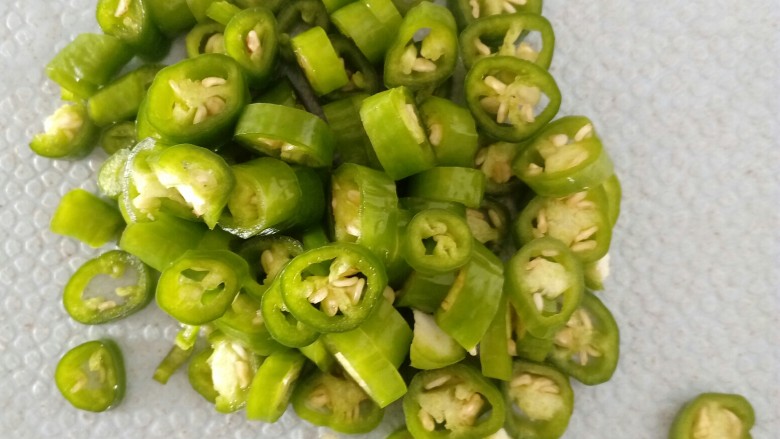 酸辣鸭胗,二荆条切圈