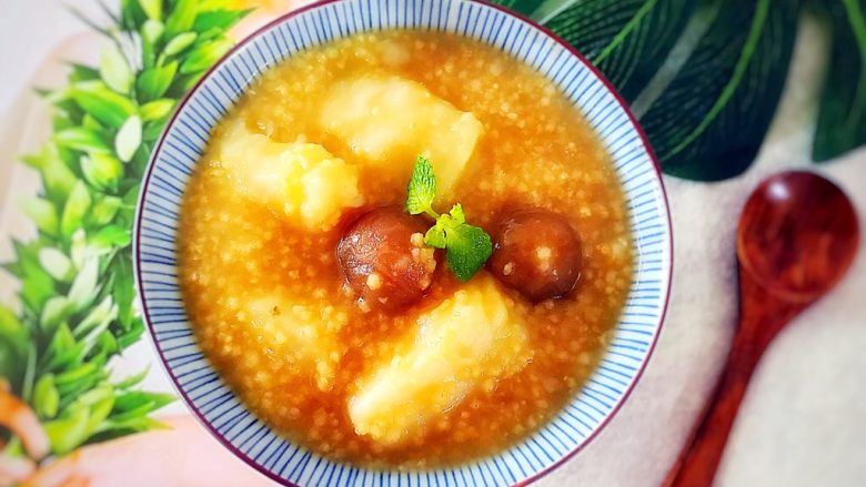 电饭煲+安神健脾养胃の白薯桂圆红糖小米粥,对身体健康有益,不妨经常食用哦o((*^▽^*))o