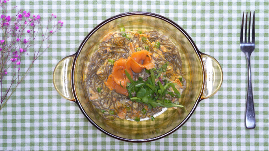 牛奶三文鱼荞麦面